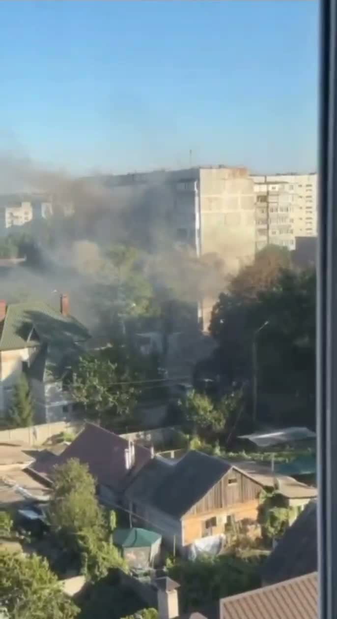 Drone atinge edifício residencial em Zaporizhzhia