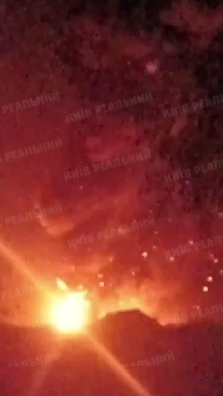 Grande incêndio na região de Kyiv como resultado de ataque com drone