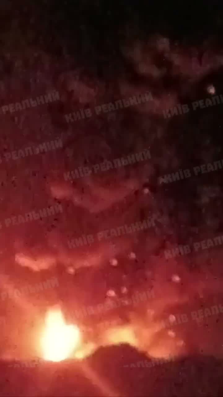 Grande incêndio na região de Kyiv como resultado de ataque com drone