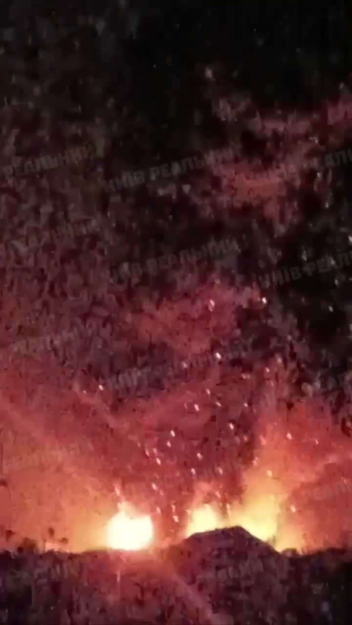 Grande incêndio na região de Kyiv como resultado de ataque com drone