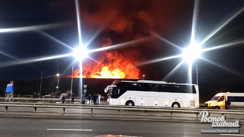Ukrainian drones Lyutyy attacked the Saratov oil refinery and the Ozon warehouse on a 100,000 sq m area in Saratov