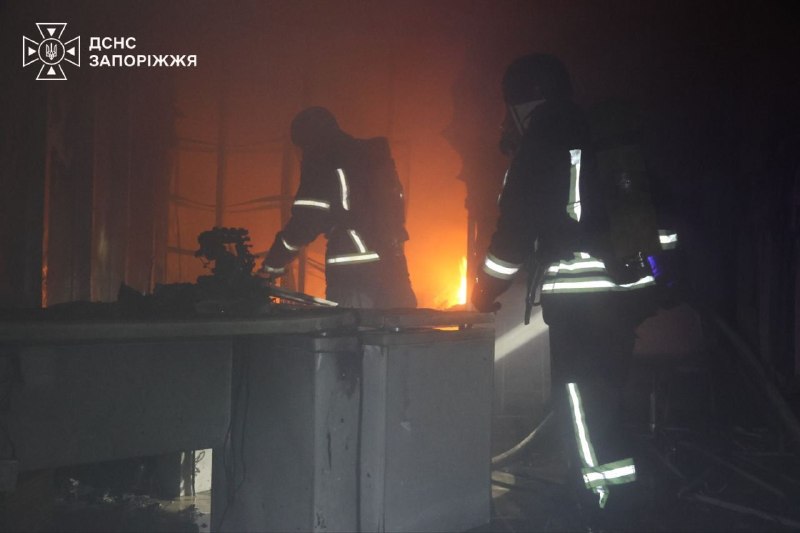 Almeno 2 persone ferite a seguito di attacchi russi contro infrastrutture civili a Zaporizhzhia durante la notte.