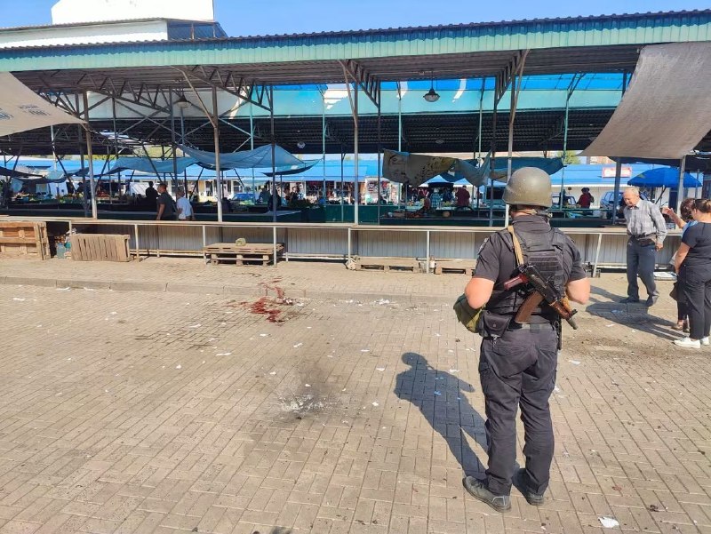 3 feriti a seguito di attacco con droni al mercato centrale di Sloviansk