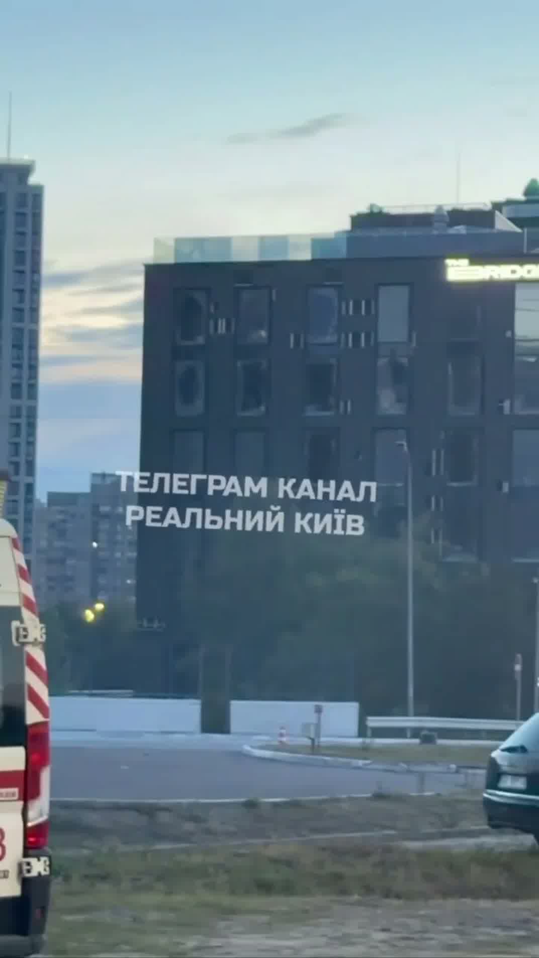 Rusya'nın insansız hava aracı, Kyiv'deki Bazhana caddesindeki bir benzin istasyonuna isabet etti.
