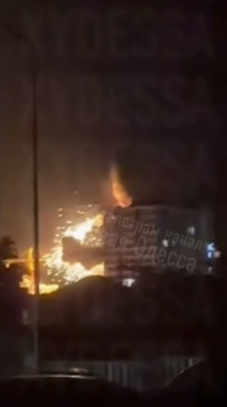 Drönattack mot bostadshus i Odesa