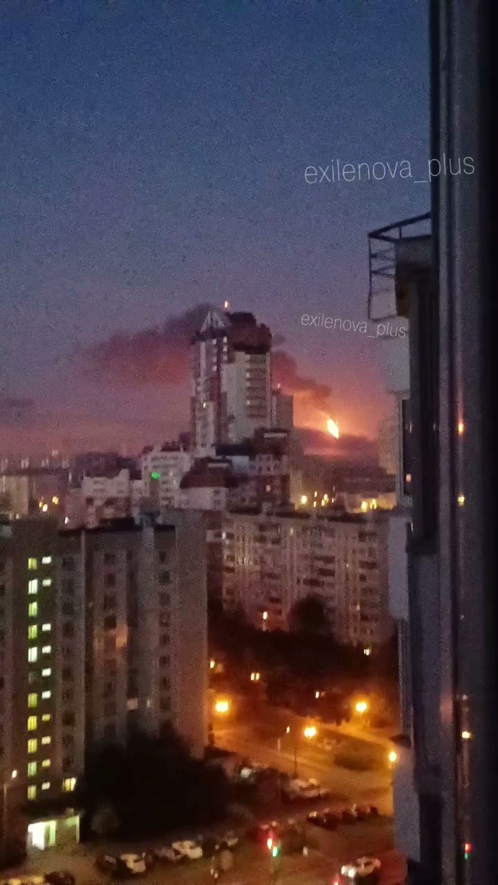 Incêndios em refinaria de petróleo em Kapotnya, região de Moscovo