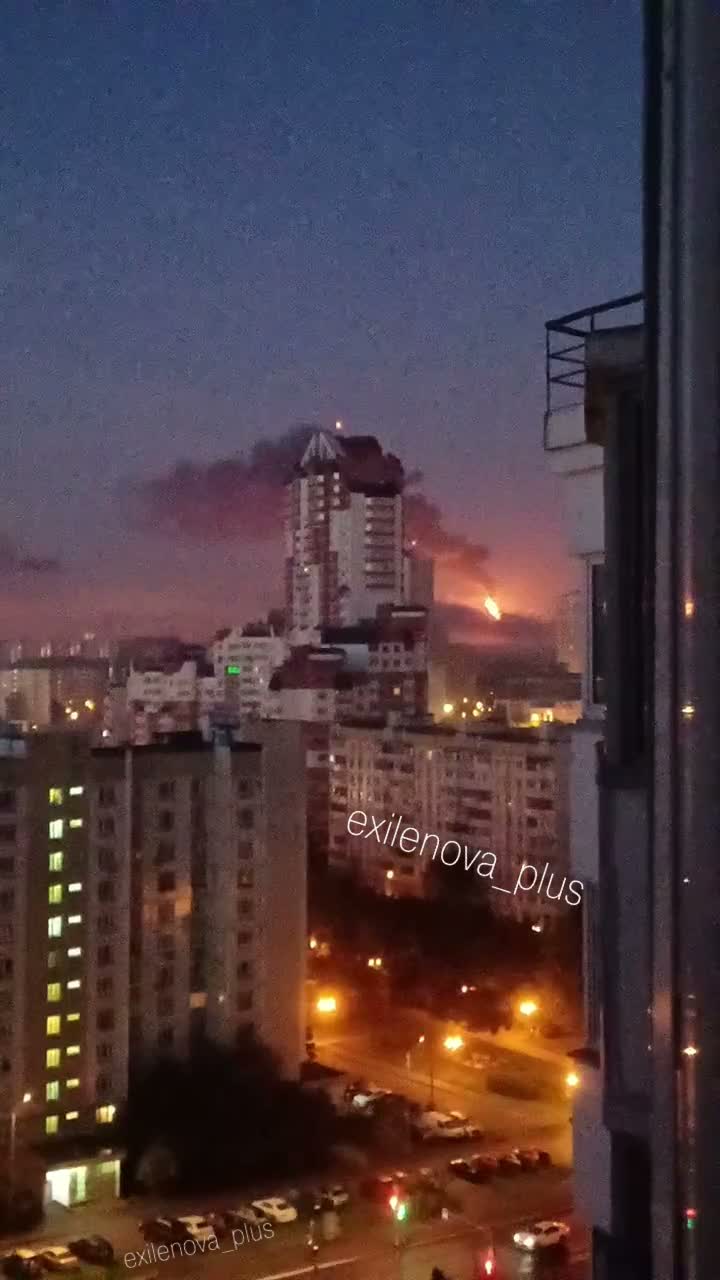 Incêndios em refinaria de petróleo em Kapotnya, região de Moscovo