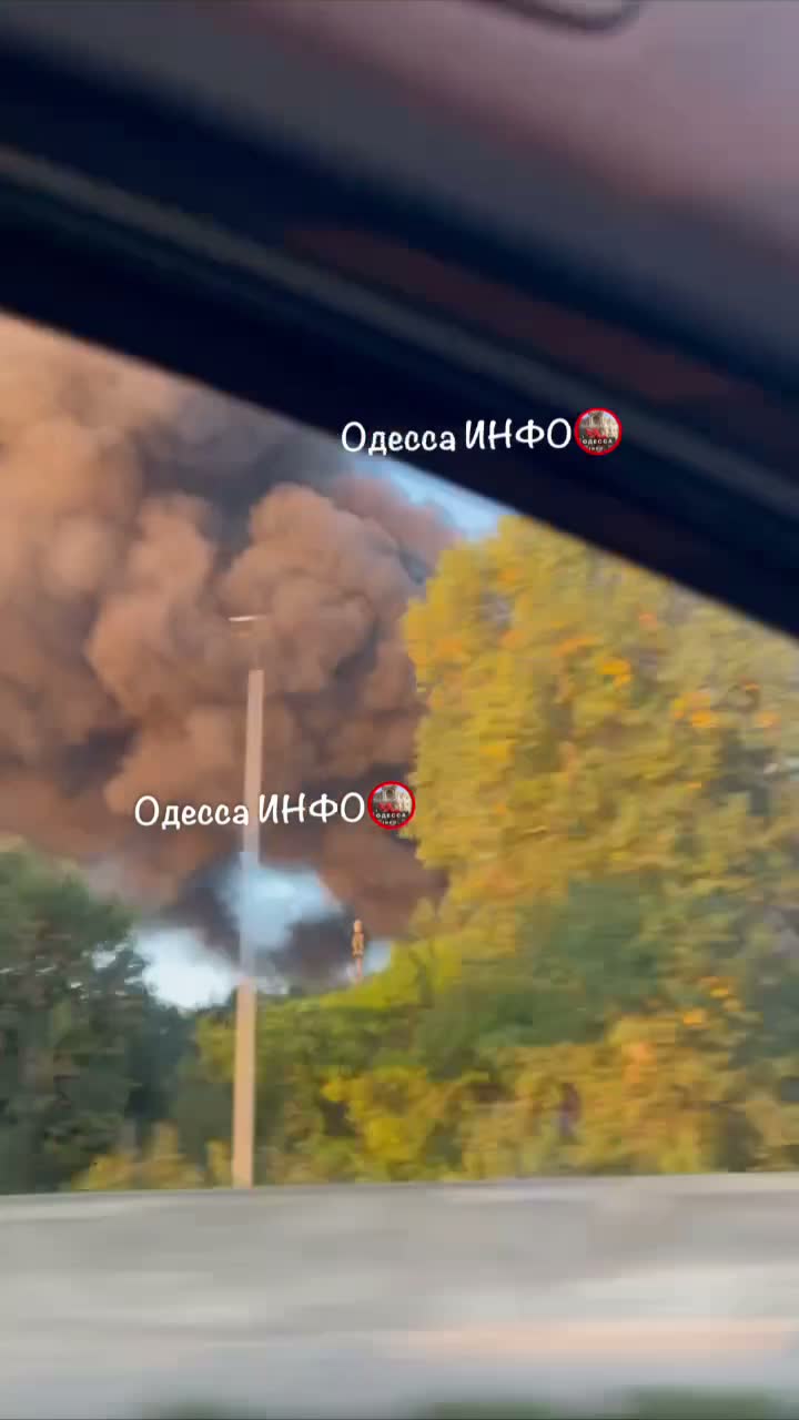 Incendi in magazzini nella regione di Odesa a seguito di attacchi russi.