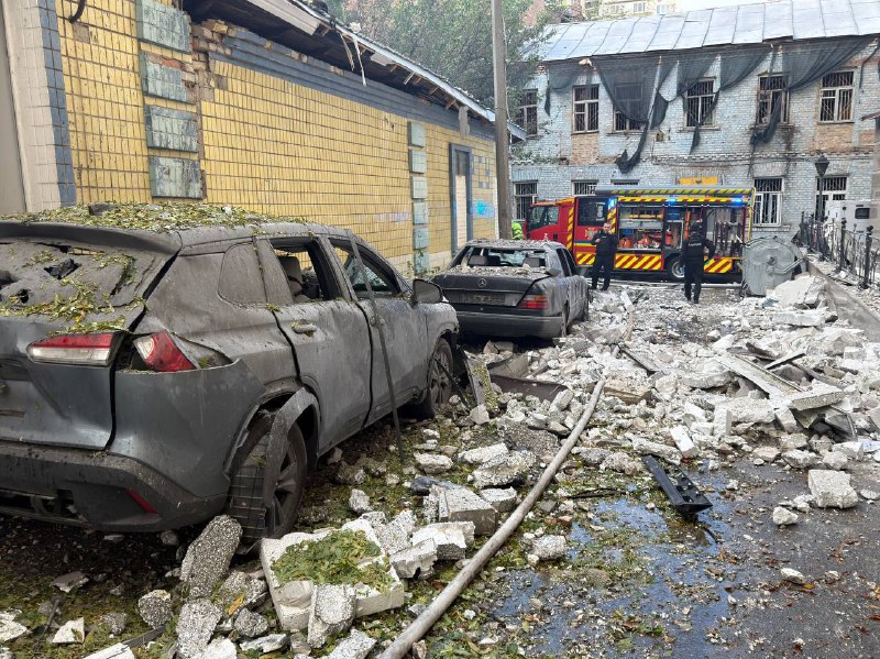 Damage in Schevchenkivskyi district of Kyiv as result of Russian strikes