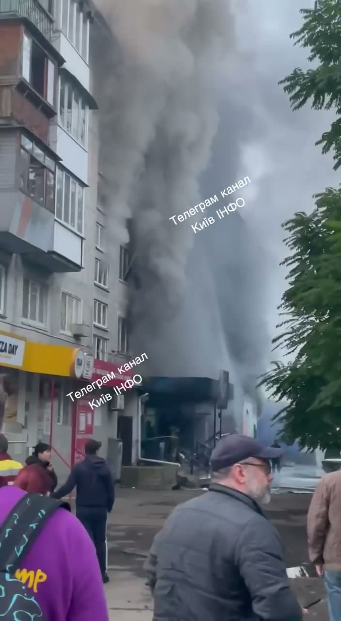 Πολλές οικίες καταστράφηκαν στο Κίεβο ως αποτέλεσμα ρωσικών επιθέσεων