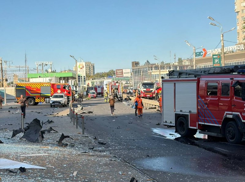 بدأت روسيا هجومًا في الساعات الأولى من صباح اليوم على البنية التحتية في أوdesa: أضرار وإصابات.