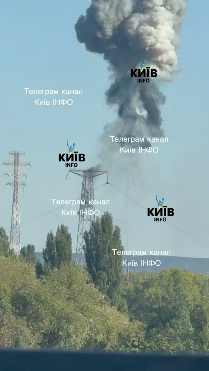 Russische Streitkräfte greifen Stromleitungen in Kiew an.
