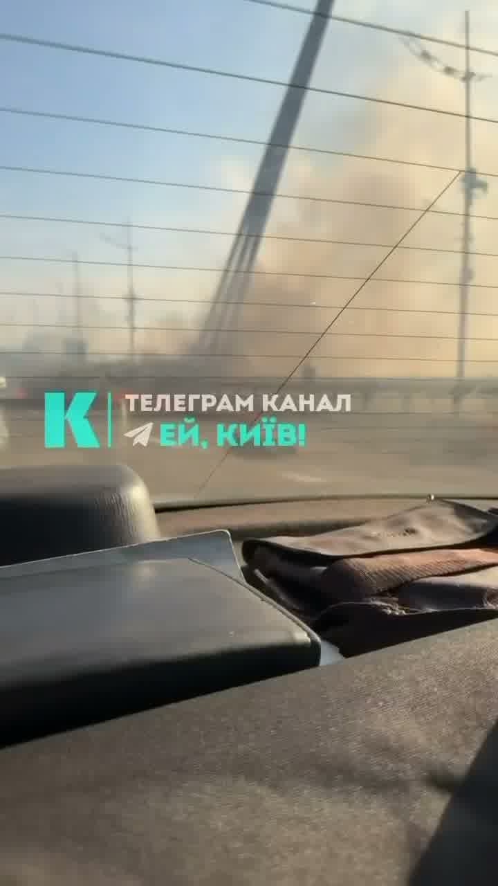 Ytterligare drönattacker rapporterade vid Pivnichnyi-bron i Kyiv