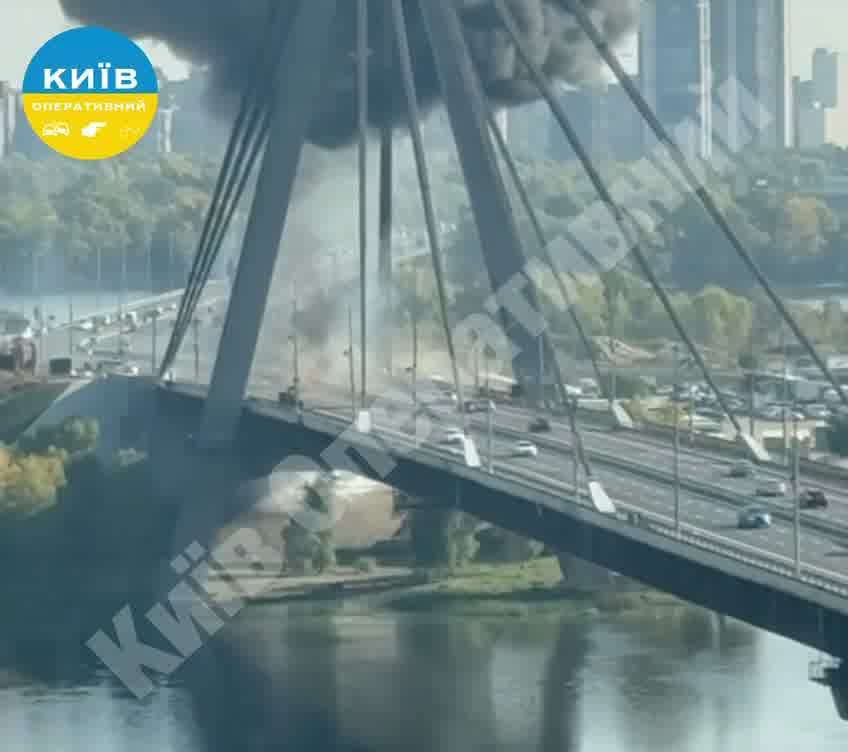 Ytterligare drönattacker rapporterade vid Pivnichnyi-bron i Kyiv