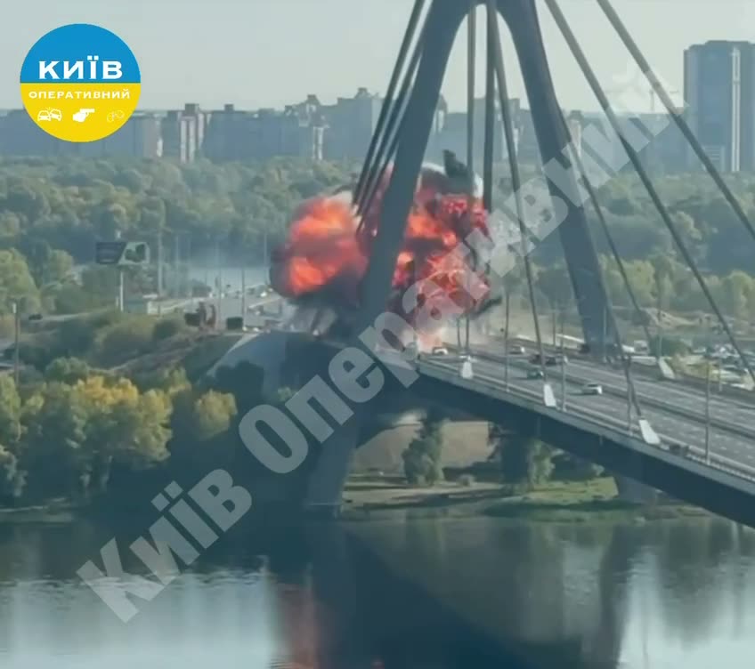 Ytterligare drönattacker rapporterade vid Pivnichnyi-bron i Kyiv