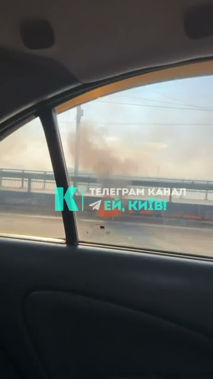 Ytterligare drönattacker rapporterade vid Pivnichnyi-bron i Kyiv