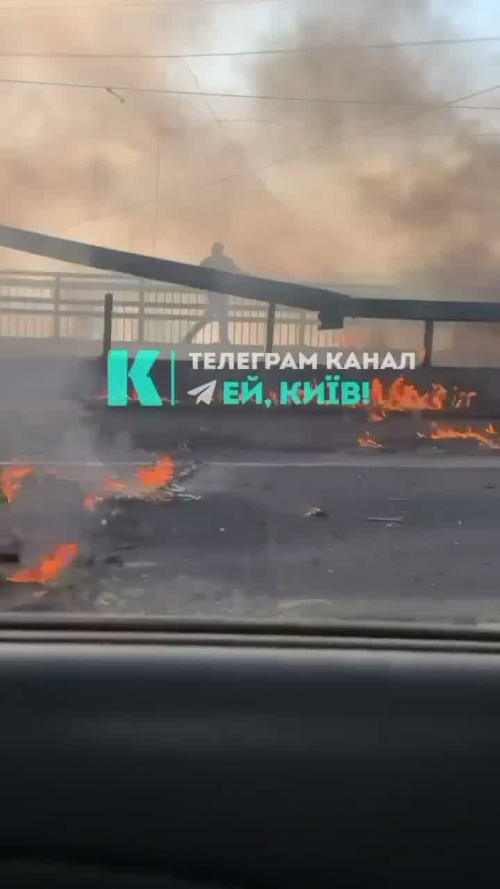 Ytterligare drönattacker rapporterade vid Pivnichnyi-bron i Kyiv