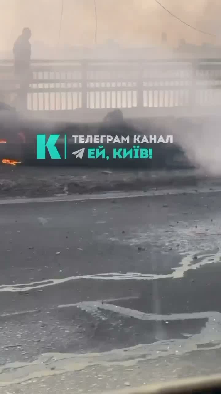 Ytterligare drönattacker rapporterade vid Pivnichnyi-bron i Kyiv
