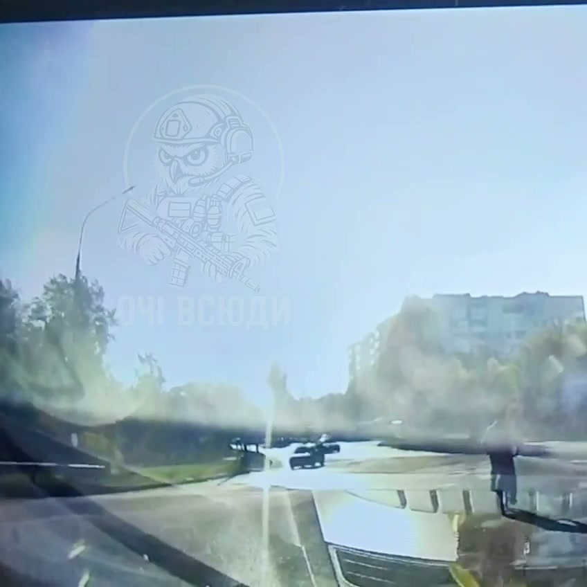 无人机袭击扎波罗热地区道路