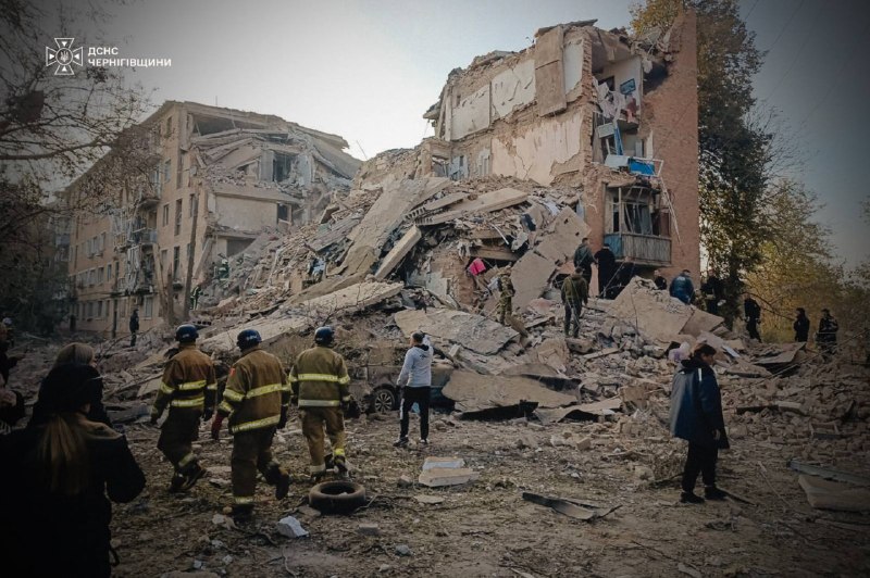 Missile russo colpisce abitazione residenziale a Pryluky, regione di Černigiv.