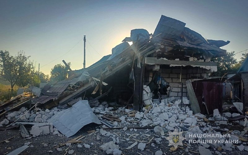 Un blessé suite à une attaque de drone à Vilniansk, un autre à Kushuhum, et un troisième à Bilenke, dans la région de Zaporizhzhia, hier.