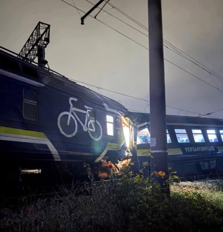 Cinq personnes blessées suite à une collision de trains à Lviv.