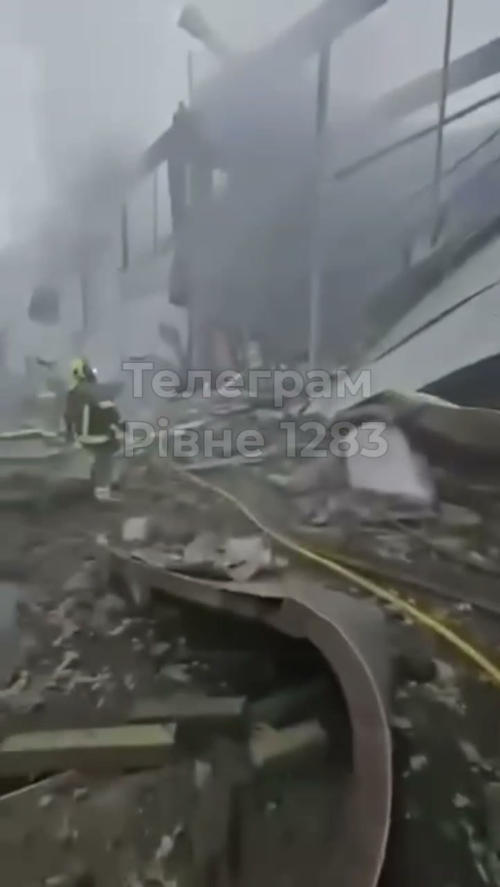 Drones have destroyed Ekvator mall in Rivne