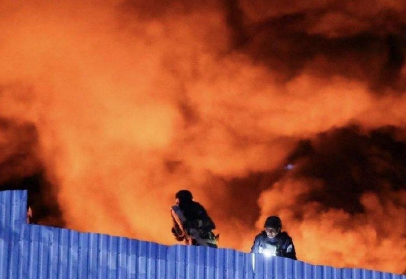 Das Einkaufszentrum Epicentr wurde in Charkiw vollständig zerstört, nachdem es Ziel eines russischen Angriffs war.